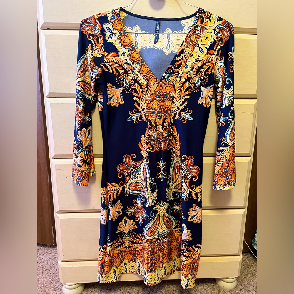 White Mark V neck Dress , Size S beautiful colors